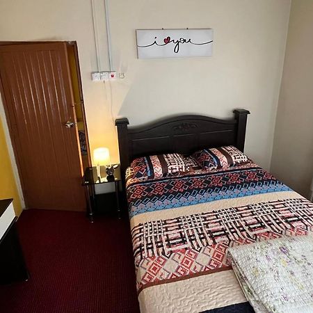 Addin Homestay Tanah Merah Тана Мера Екстериор снимка