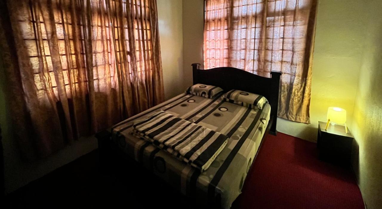 Addin Homestay Tanah Merah Тана Мера Екстериор снимка